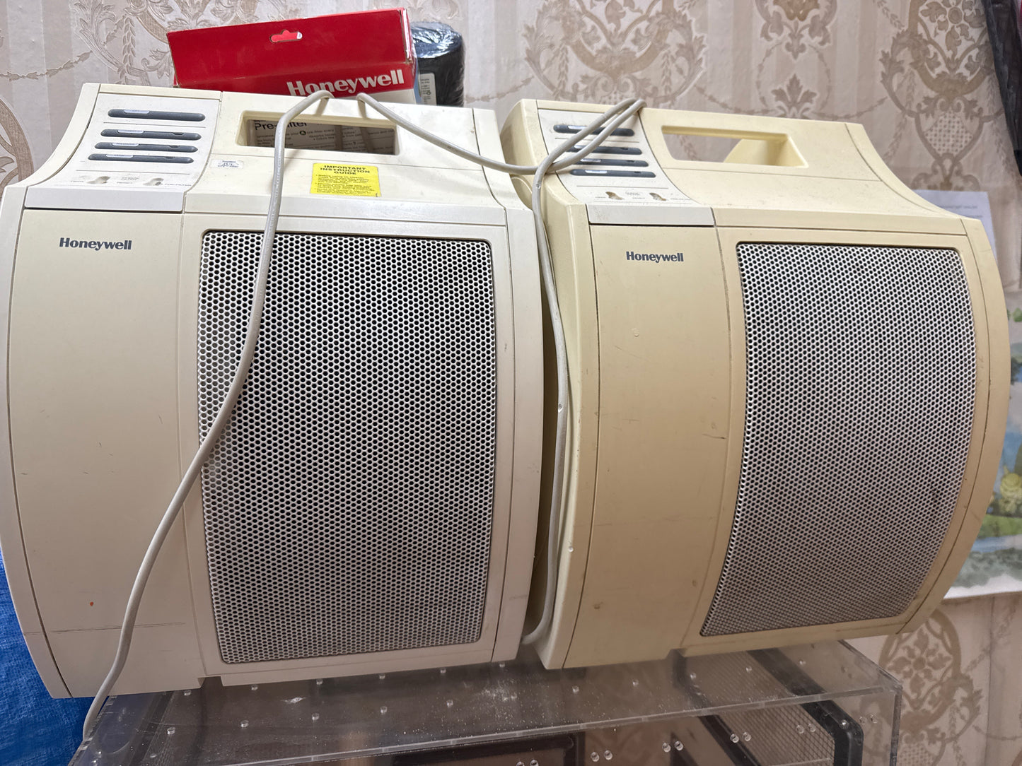 Clearance: Used Honeywell air purifier working well n cleaned