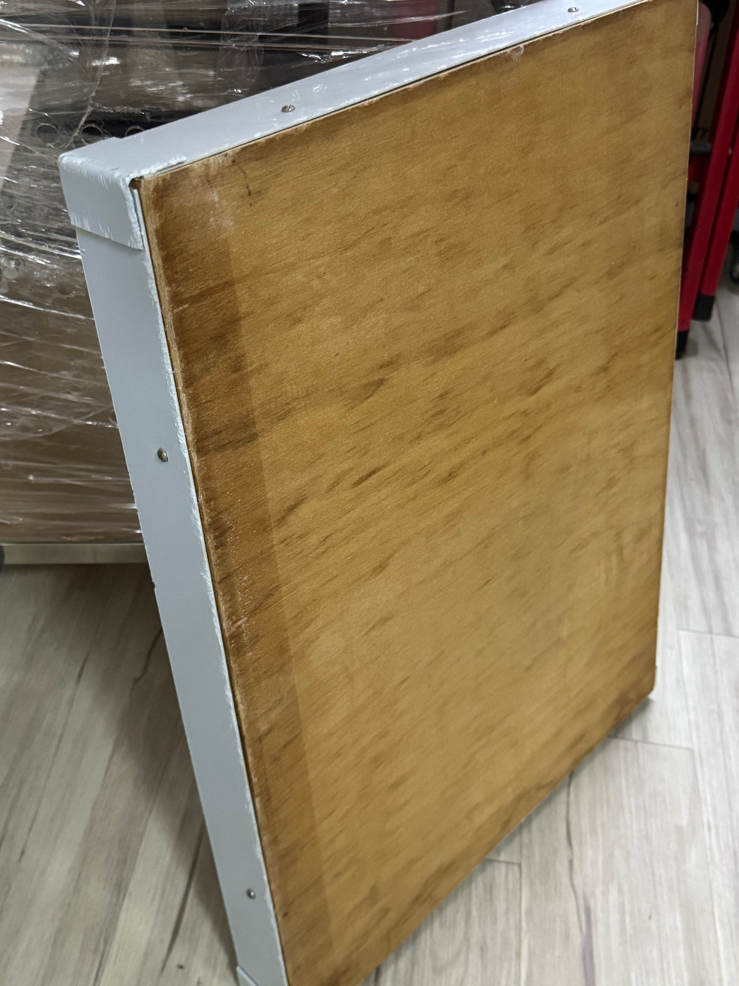 Used items/ used products/ 90% or brand néw items