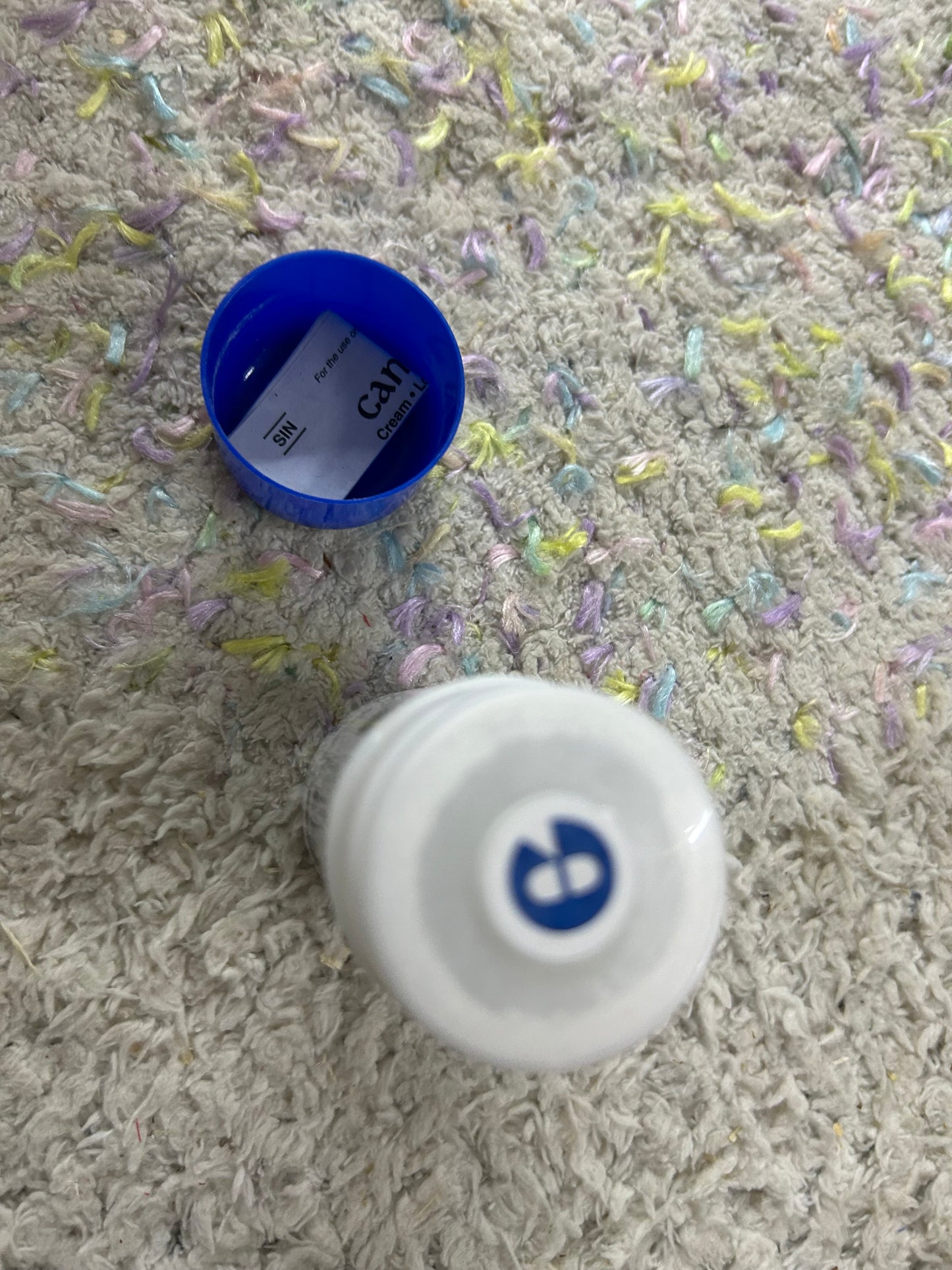 Candid powder Dec 2026 / Nov 2028 expiry. Anti-fungus/ anti fungal powder/ cream suitable for small animals in place of Daktarin which is discontinued.