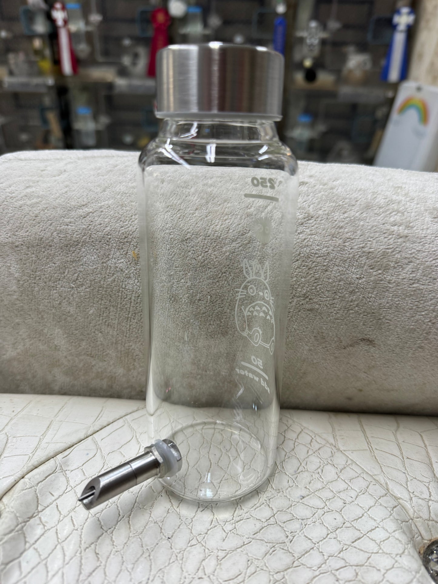 Glass Bottles: Leak proof needle tip laboratory Totoro glass water bottles with regular thicker nozzle or thin nozzle for acrylic carriers