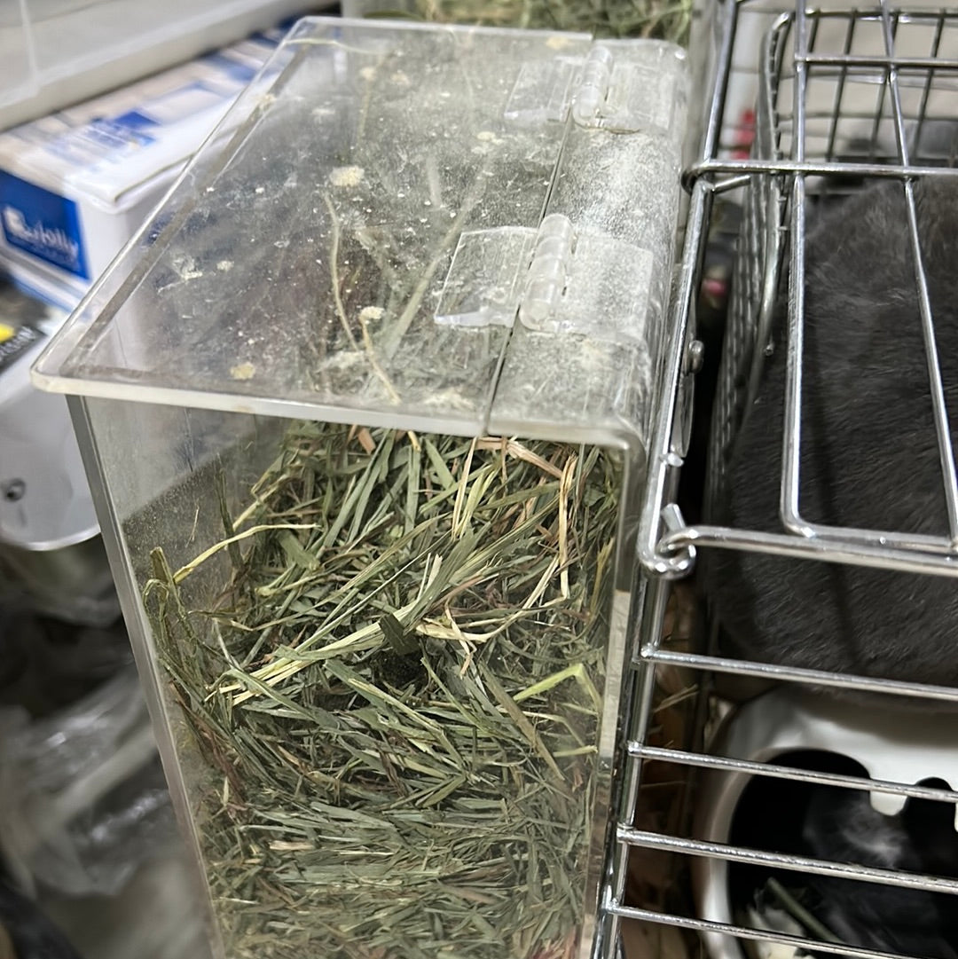 Acrylic hay holder / hay box/ holders hay rack 2 options —- sleek and fits any cage