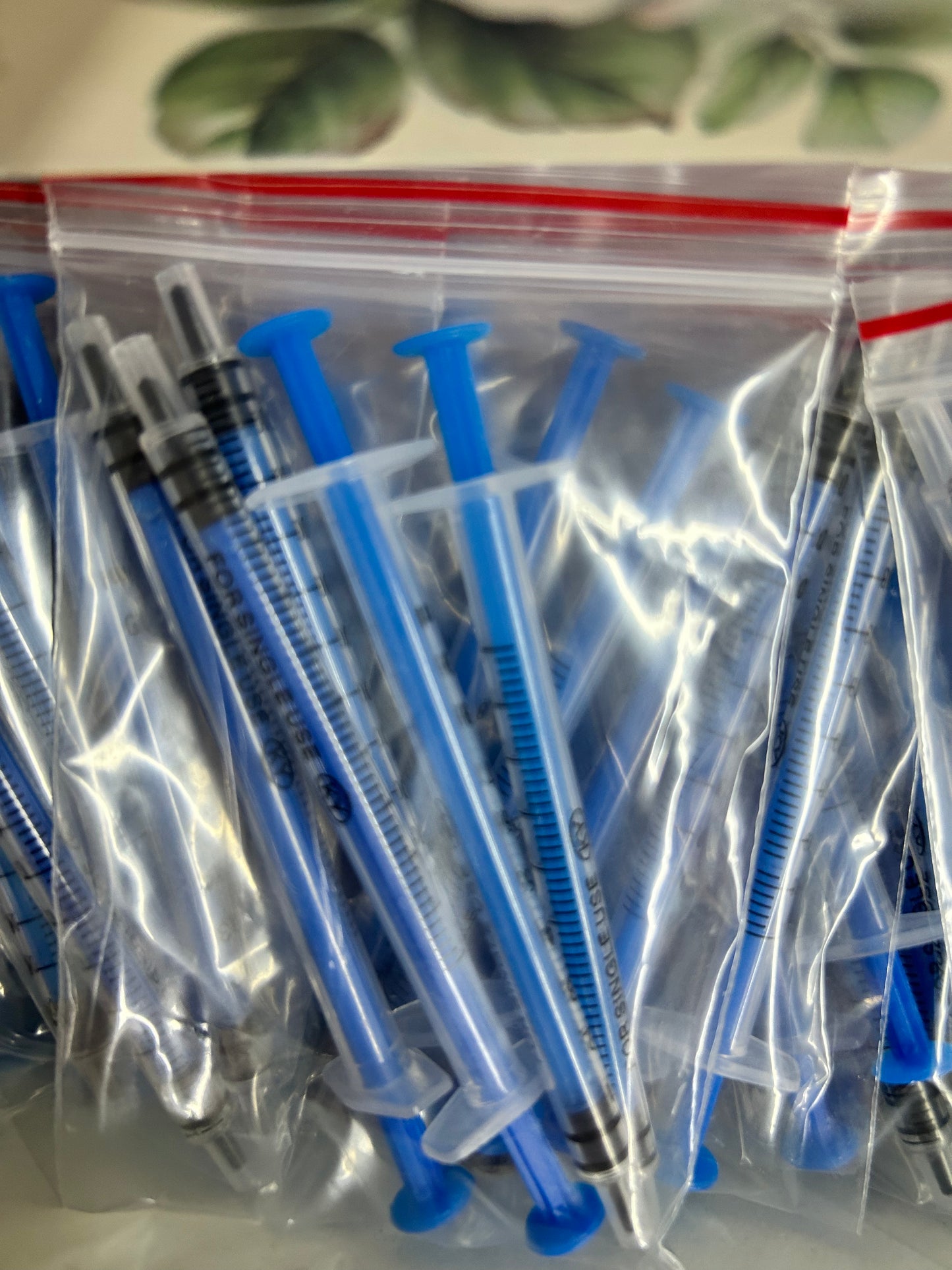 1 ml disposable syringes/ metal syringe head/ 3 ml dropper