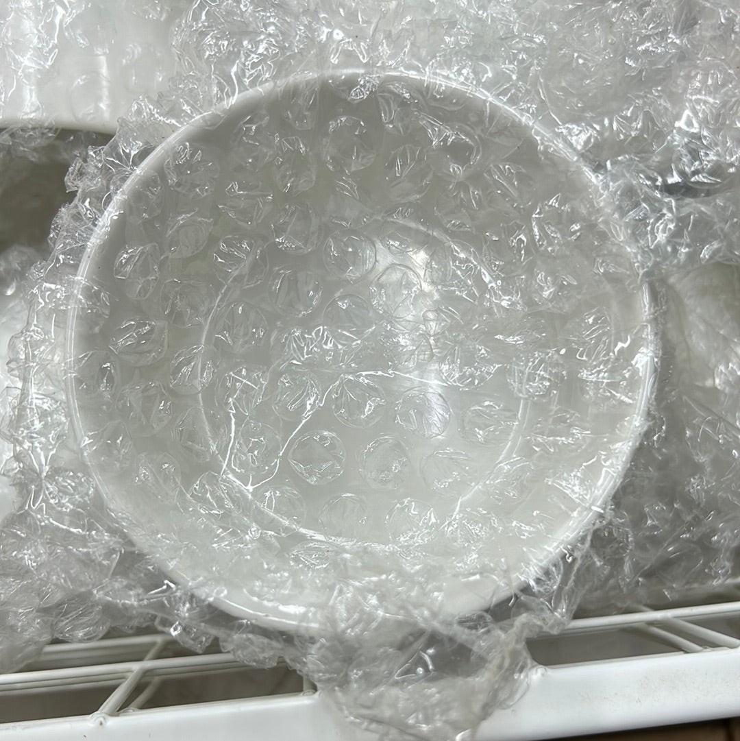 Snow brand ceramic bowl attachable to cage