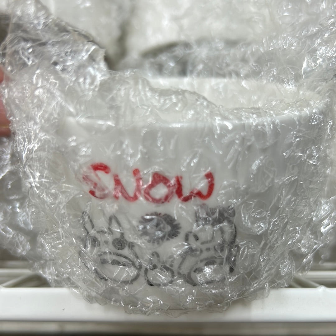 Snow brand ceramic bowl attachable to cage