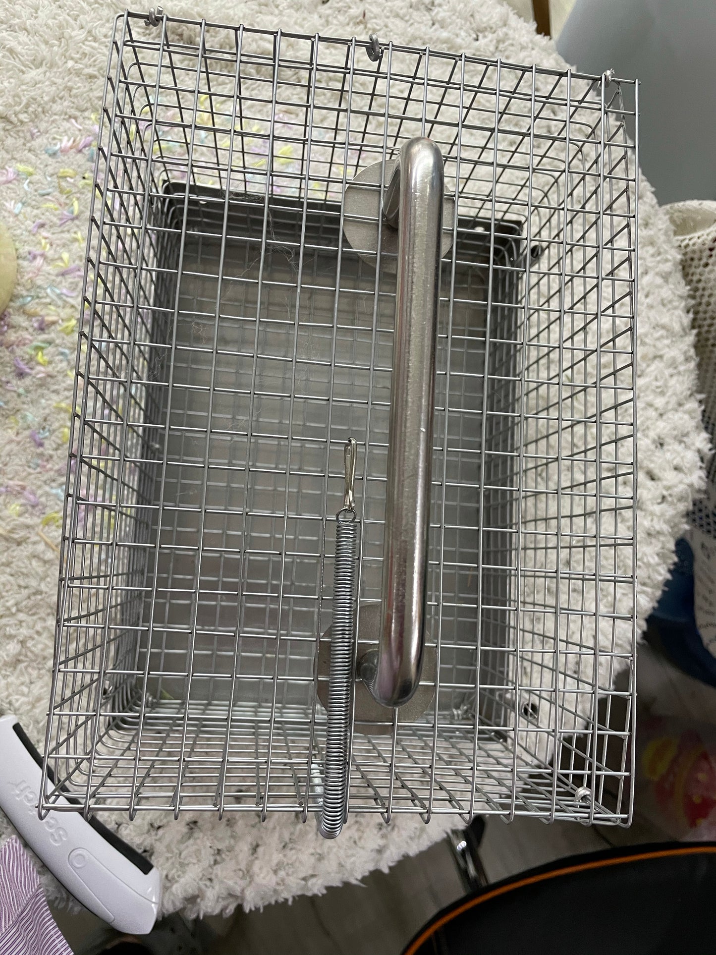 Clearance: Wire Mesh Carrier with pee pan and handle for single chinchilla