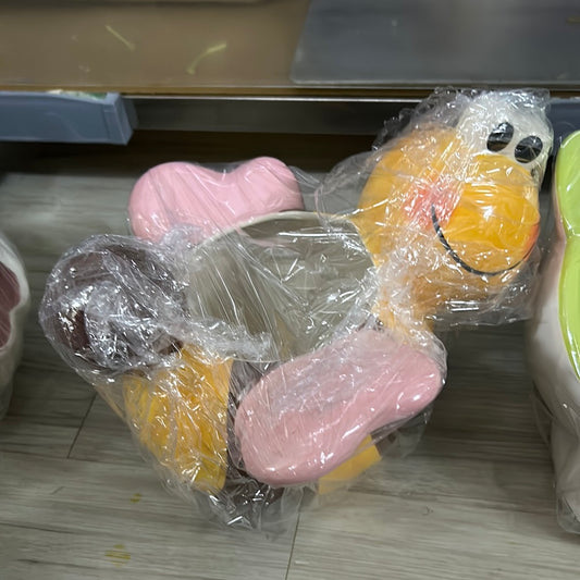 Ceramic bumble bee can be used as hay holder