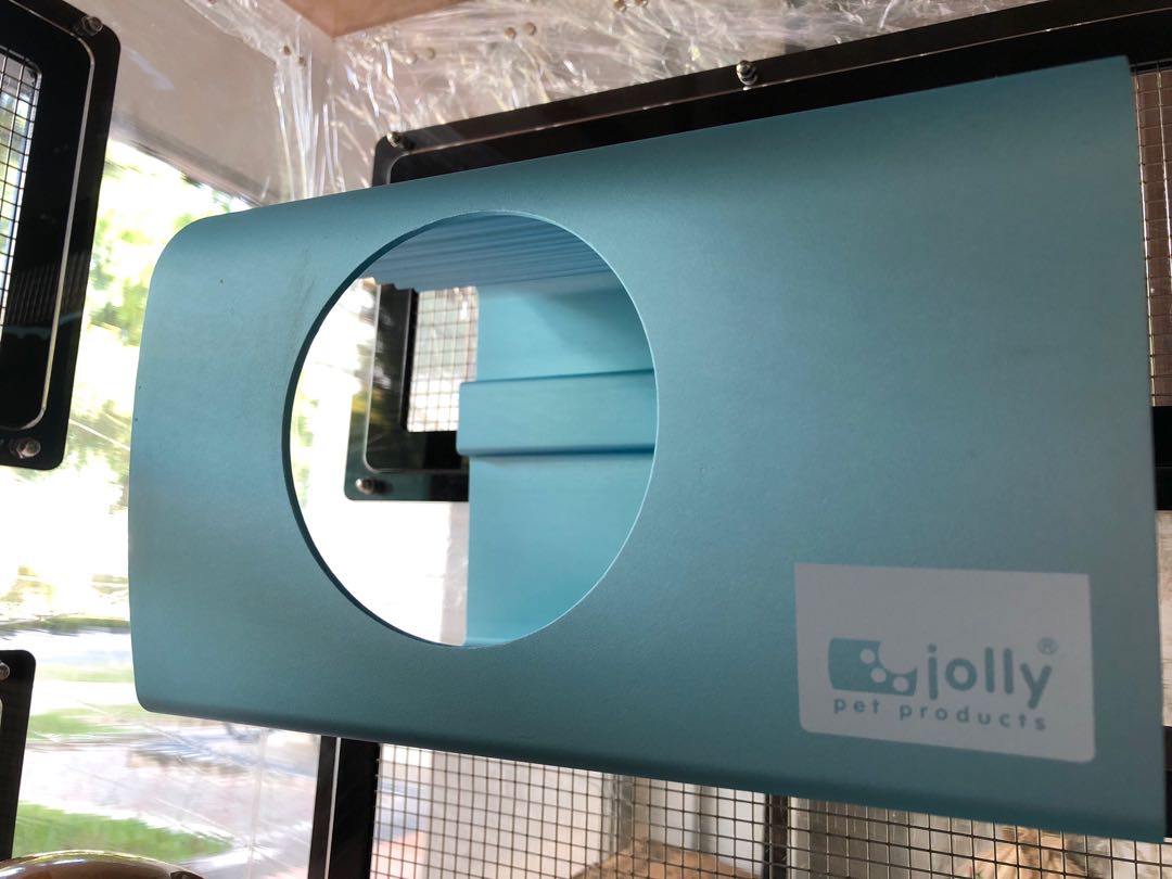 Large Jolly Cool House 23 x 16.2x 15.6 cm lbh JP154