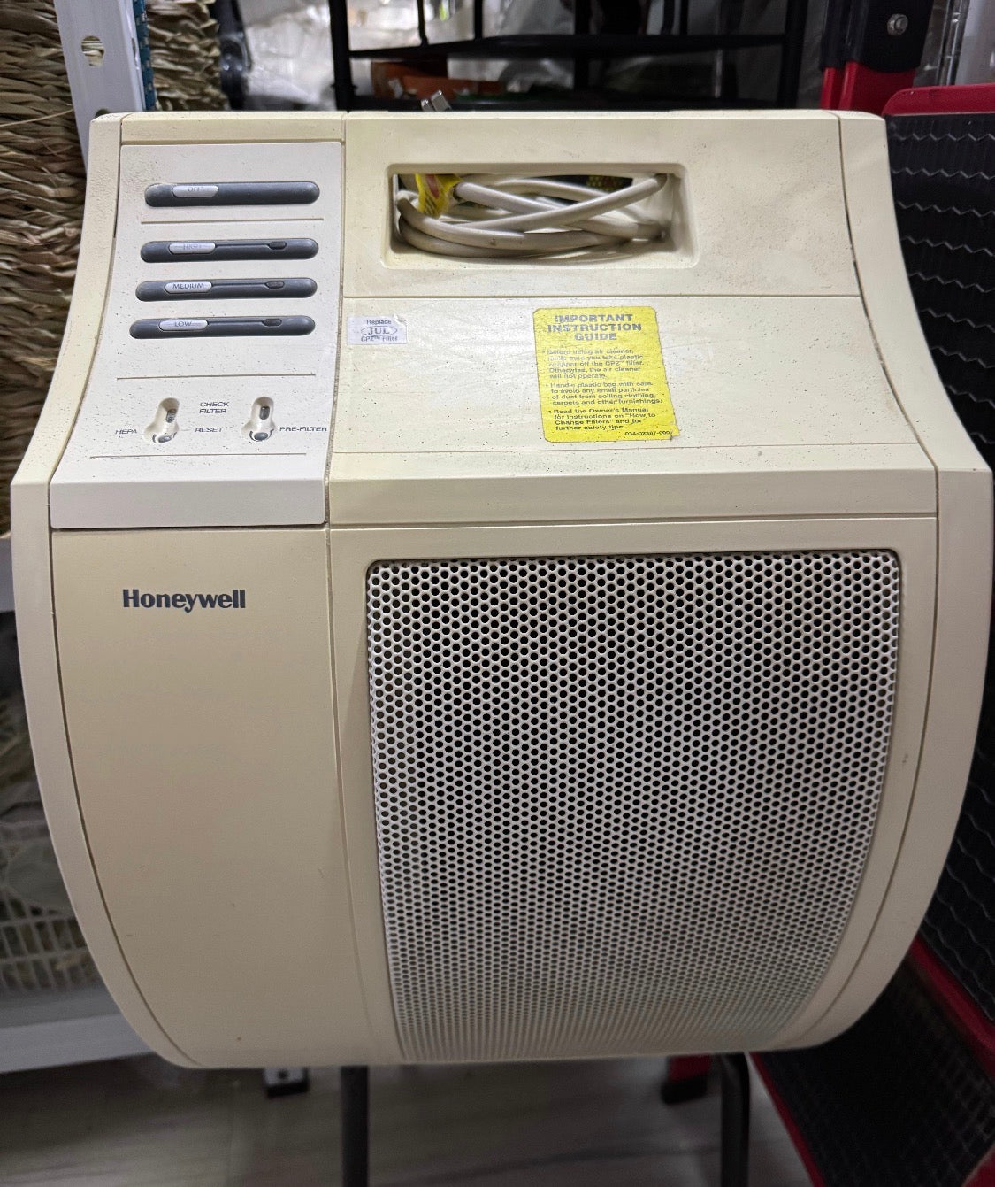 Used items/ used products/ 90% or brand néw items