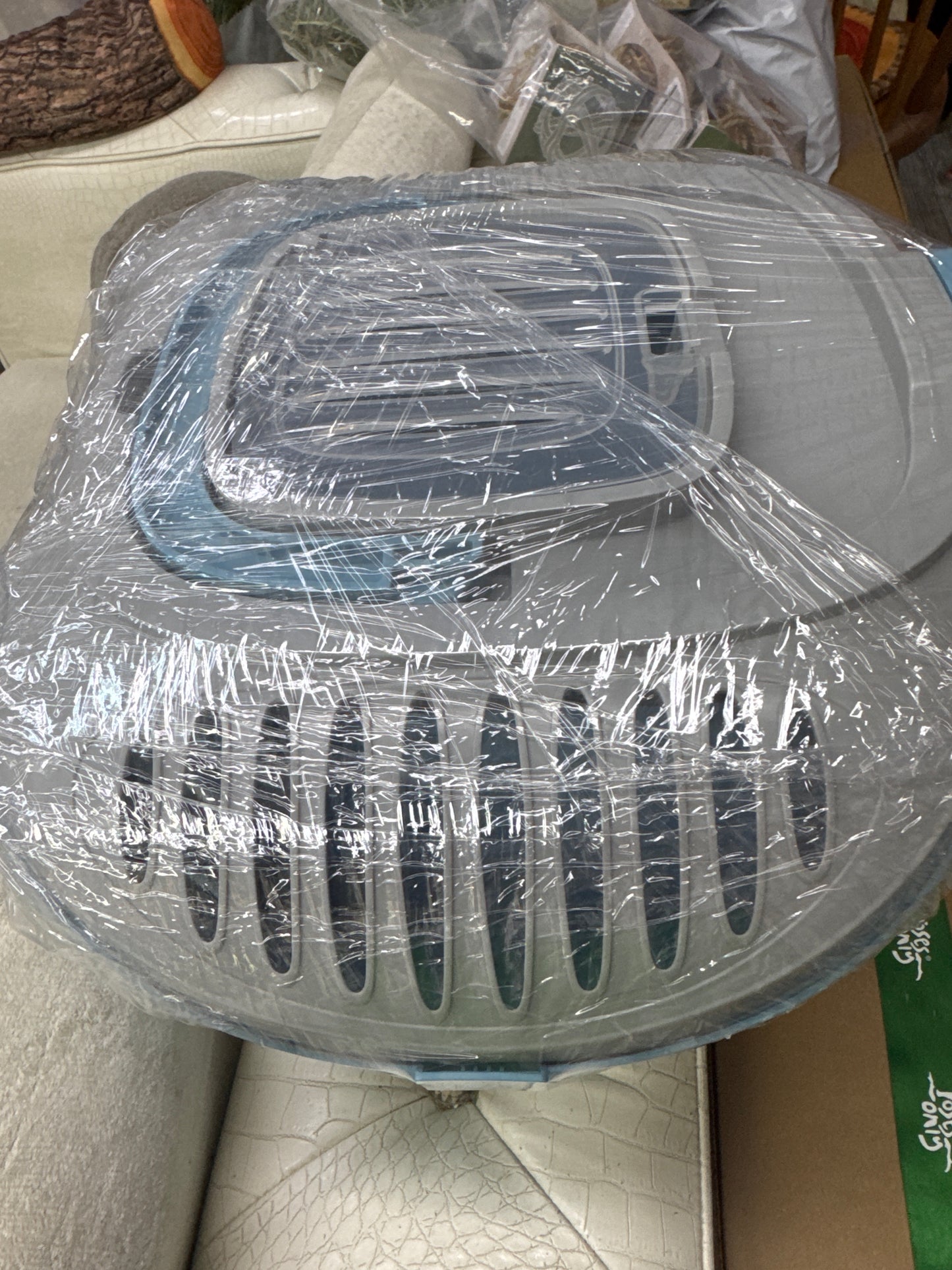Paws to Go Pet Carrier suitable for 2 big chinchillas 2 doors on top.