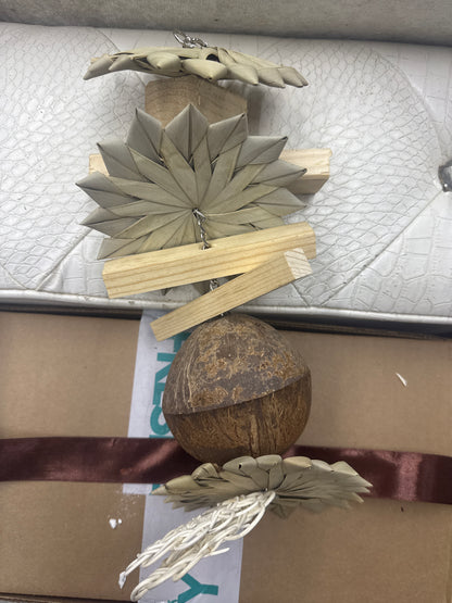 Pet palace beachgoers DIY stringed toys from USA mycritterstore.com