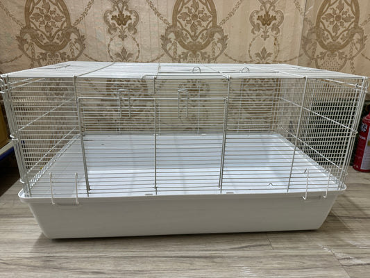 80 x 48 x 45 cm hamster, rabbit, Guinea pig wire cage (with tiny bit of rust but largely good condition). Disinfected. 2 big door top n front