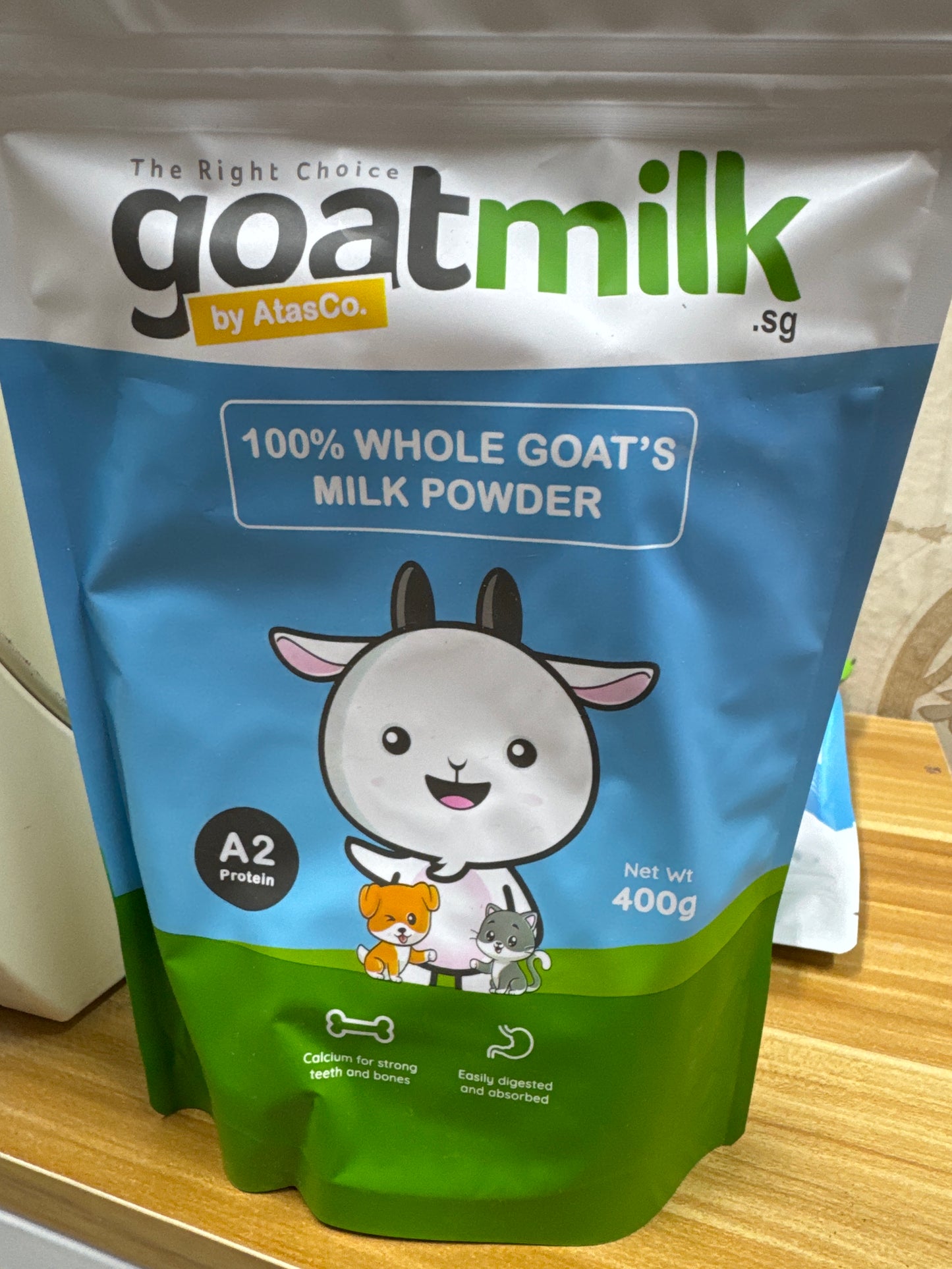 100% Whole Goat Milk 400g by AtasCo. Expiry 6/2027 suitable for humans, new born puppies, cats and baby chinchillas, rabbits. Safe for lactose intolerant pets