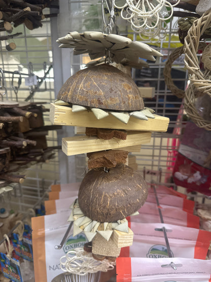 Pet palace beachgoers DIY stringed toys from USA mycritterstore.com