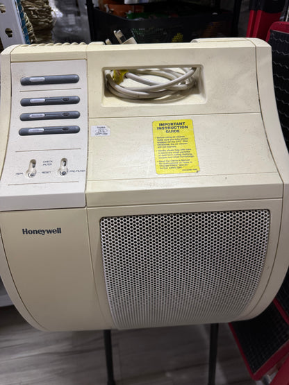 Clearance: Used Honeywell air purifier working well n cleaned