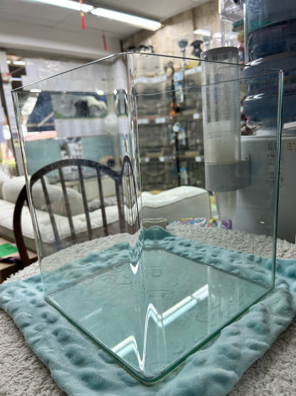 Glass tank for guppies or use as dust house