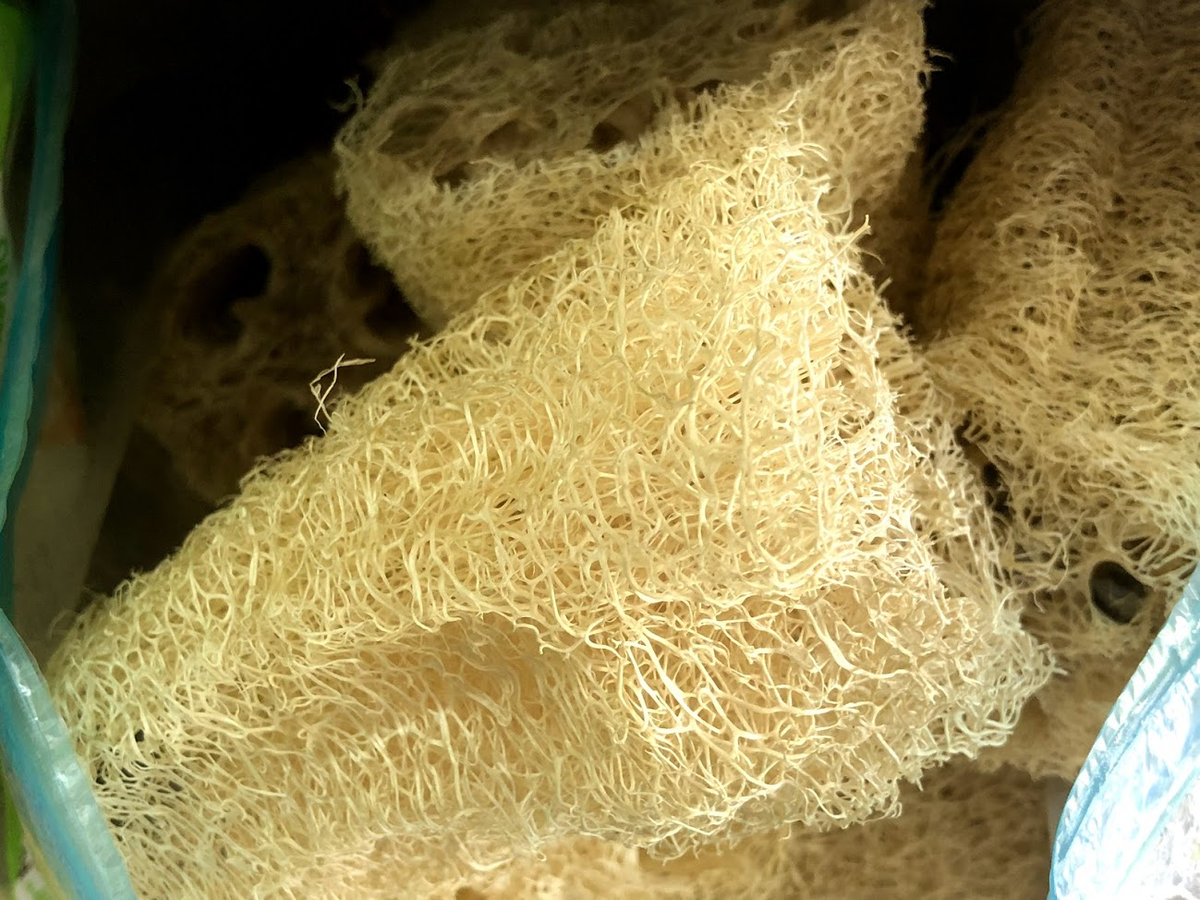 Natural Loofah / luffa and slices for digestion, play and gnawing