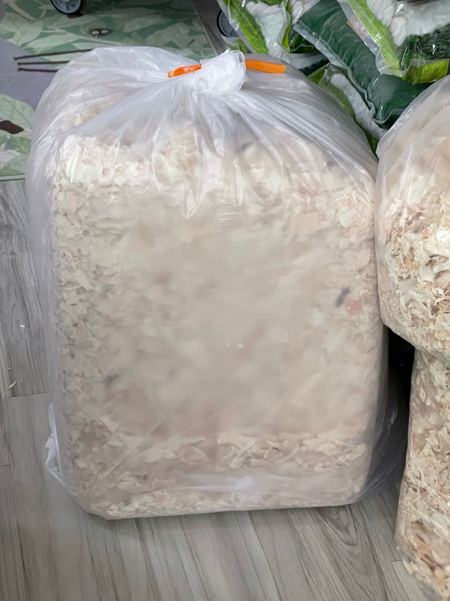 Kiln dried aspen shavings / bedding best quality big flakes dust free