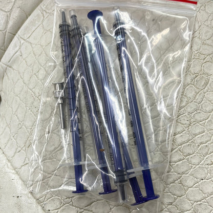 1 ml disposable syringes/ metal syringe head/ 3 ml dropper